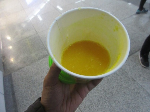（写真５）Vingoo（維果部落）の搾りたてオレンジジュース